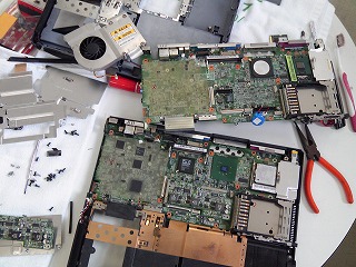 移植手術中のPC