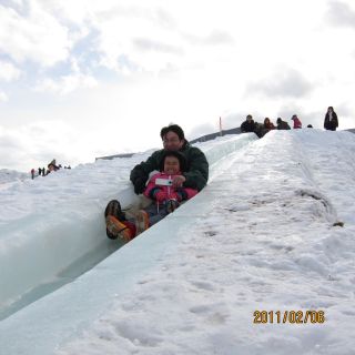 楽しそうですね「氷の滑り台」