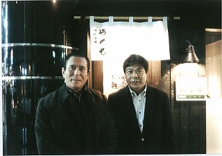 伊吹吾郎氏（写真左）と平野社長