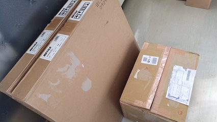 お試し用の荷物が今日も届きました。