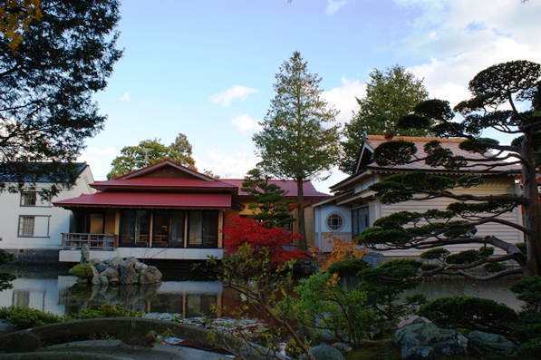 梅村庭園の紅葉