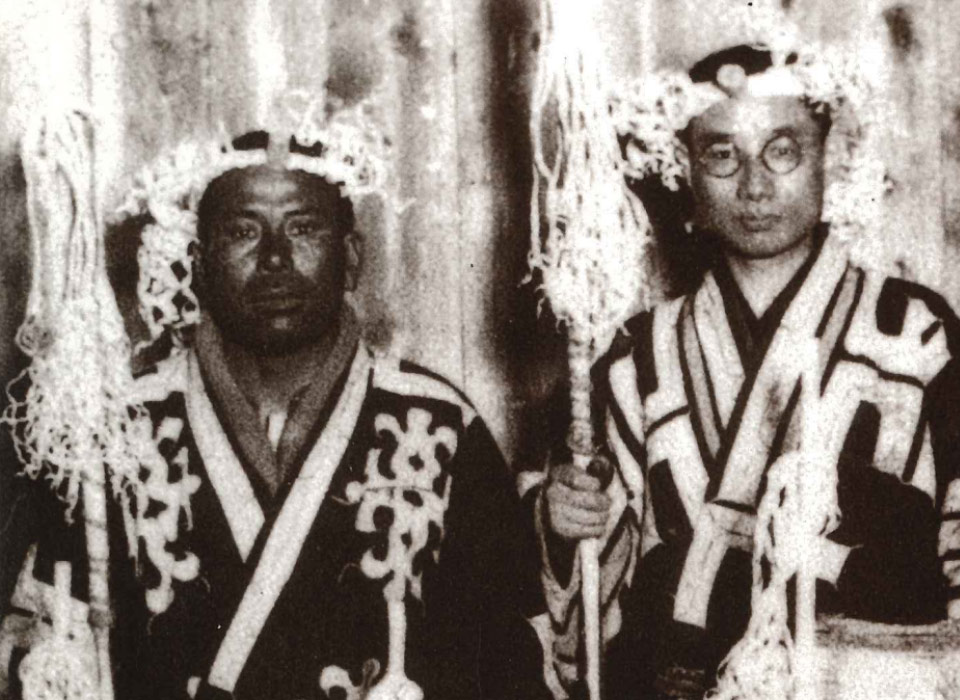 Tokugawa Yoshichika (Right) Shiiku Toshizo (Left)
