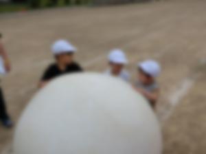 ４
