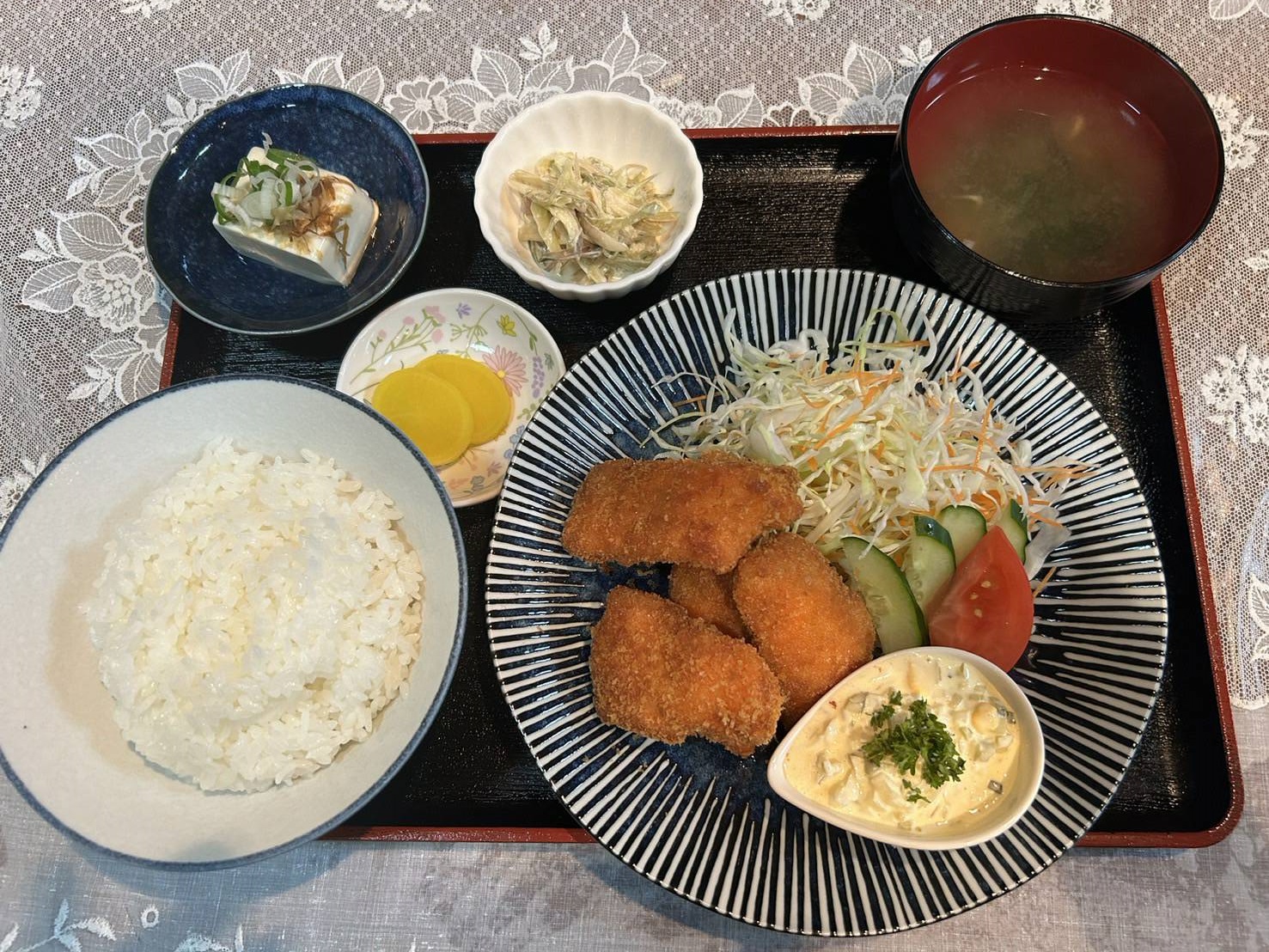 雲龍のサーモンフライ定食
