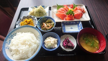 やかたの刺身定食
