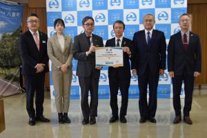 地元応援募金贈呈式2