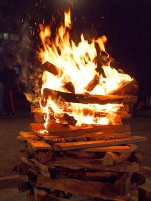 キャンプファイヤー