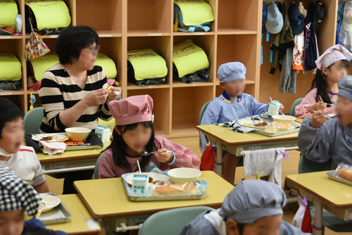 最後に栄養士さんも一緒に給食をいただきました