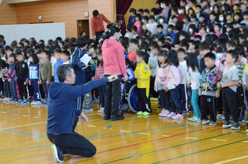 先生の細かい指示にもしっかりと対応する子供たち