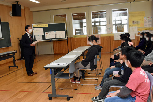 副町長のコメントの様子