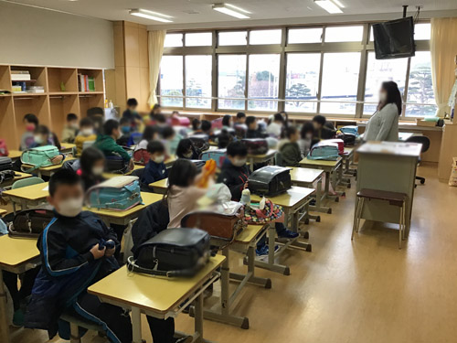 始業式後の学級の様子3