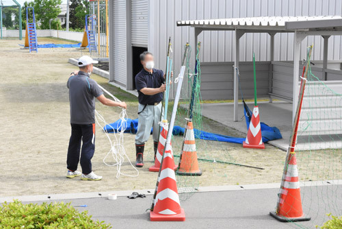 作業をする職員の様子