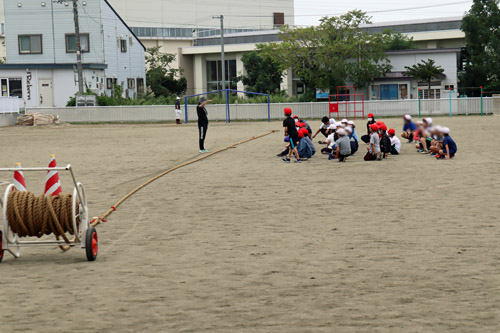 5年生の綱引き練習の様子1