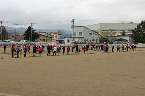 グラウンドでの運動会練習の様子