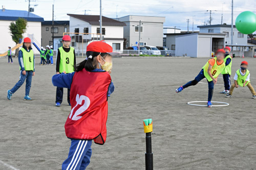 ティボールをする子供たち4